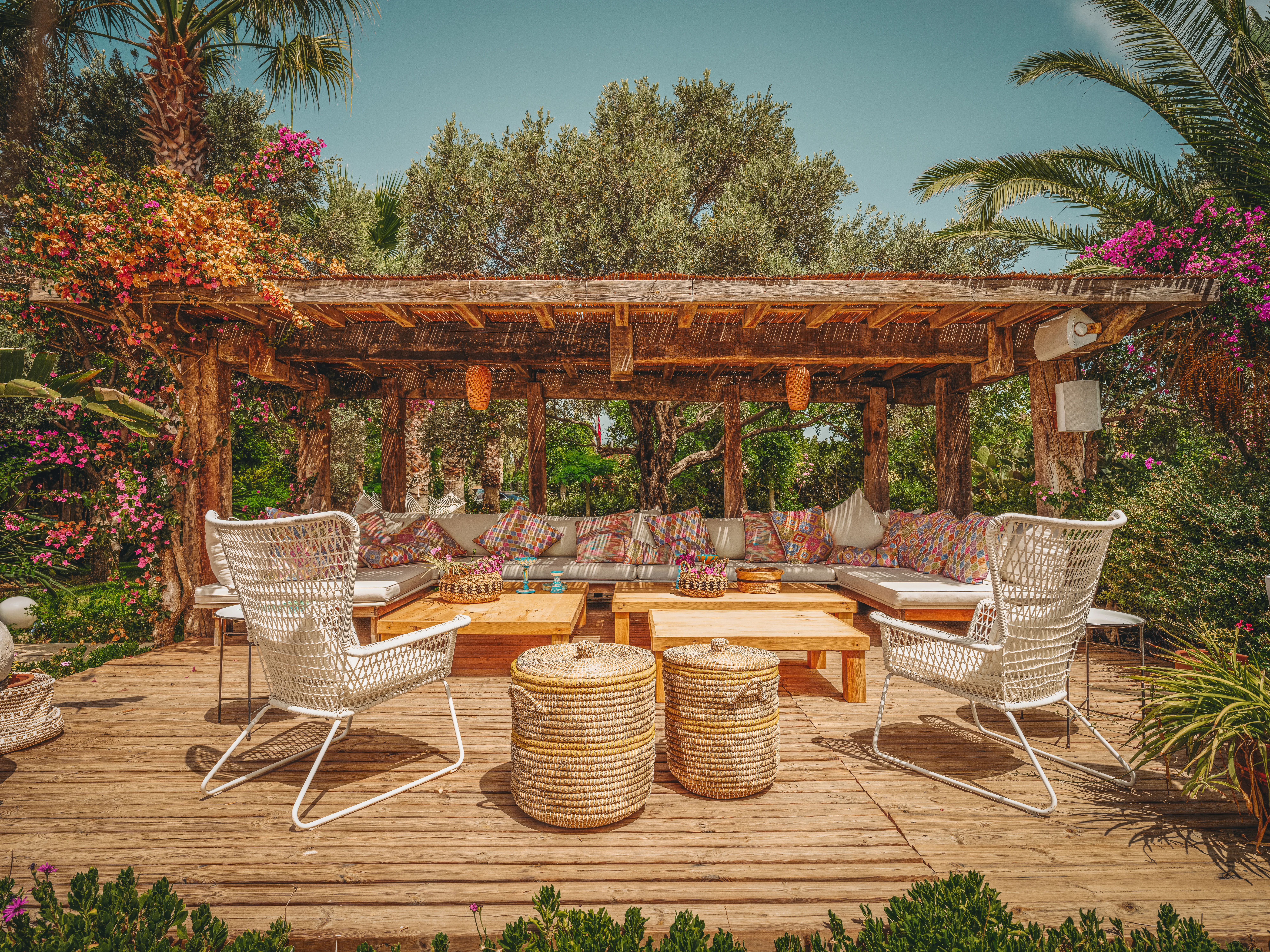 Flow Datça doğayla iç içe bahçe görünümü